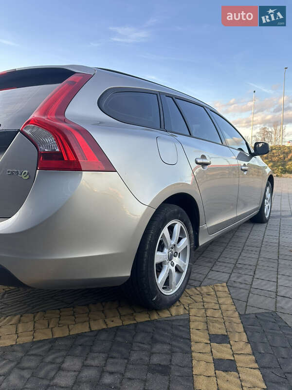 Универсал Volvo V60 2011 в Стрые фото 7 Универсал Volvo V60 2011 в Стрые