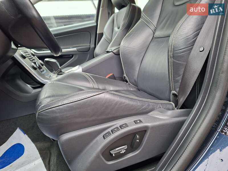 Универсал Volvo V60 2014 в Ровно фото 37 Универсал Volvo V60 2014 в Ровно