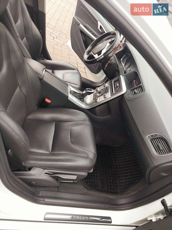 Универсал Volvo V60 2017 в Коломые фото 16 Универсал Volvo V60 2017 в Коломые