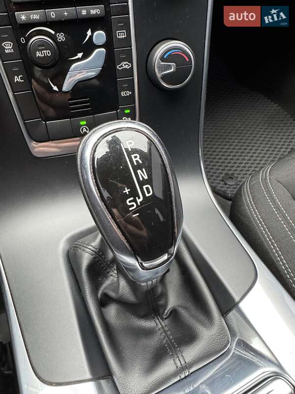 Универсал Volvo V60 2016 в Сумах