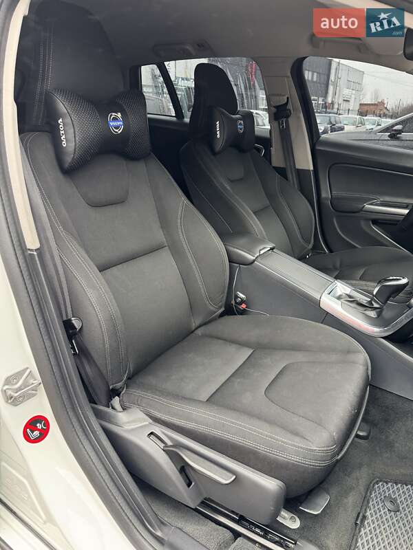 Универсал Volvo V60 2016 в Сумах