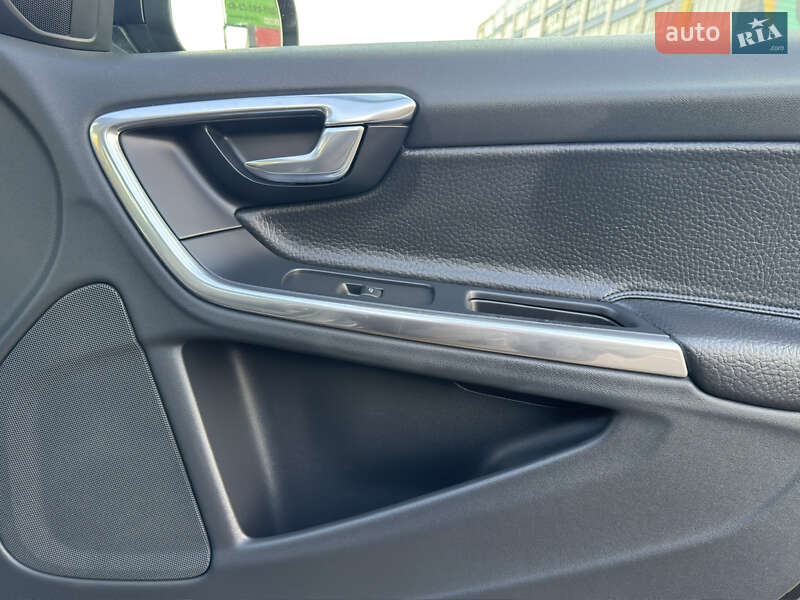 Універсал Volvo V60 2011 в Києві фото 30 Універсал Volvo V60 2011 в Києві