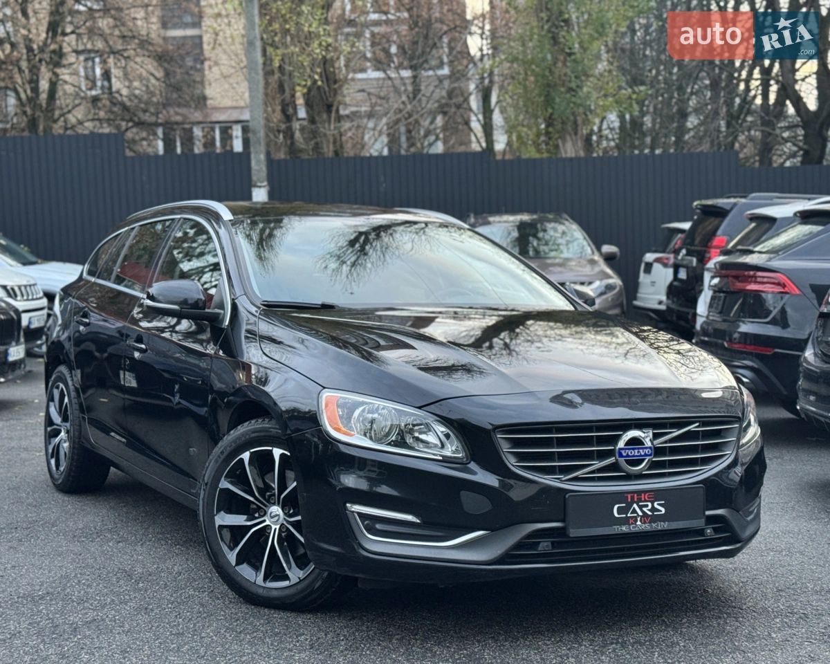 Volvo V60 2015p. 2.0 Універсал
Можливий продаж у лізинг або кредит з першим внеском від 3000$
Продається доглянута та практична Volvo V60 з економічним 2.0-літровим мотором. Надійний універсал, який поєднує комфорт, безпеку та великий багажний простір, ідеальний варіант для міста та дальніх поїздок.
Безключовий доступ
2-зонний клімат-контроль
Підігрів передніх сидінь
Пам?ять сидінь
Зручний та ергономічний салон Volvo
Камера заднього огляду
Парктроніки по колу
Круїз-контроль
Фірмові системи безпеки Volvo
З нашої сторони гарантуємо порядність, авто готове до будь-яких перевірок у вас на станції. З усіх додаткових питань звертайтесь за телефоном.