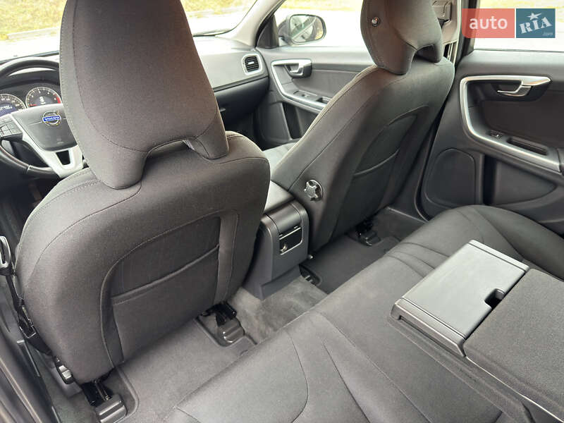 Универсал Volvo V60 2012 в Стрые фото 108 Универсал Volvo V60 2012 в Стрые