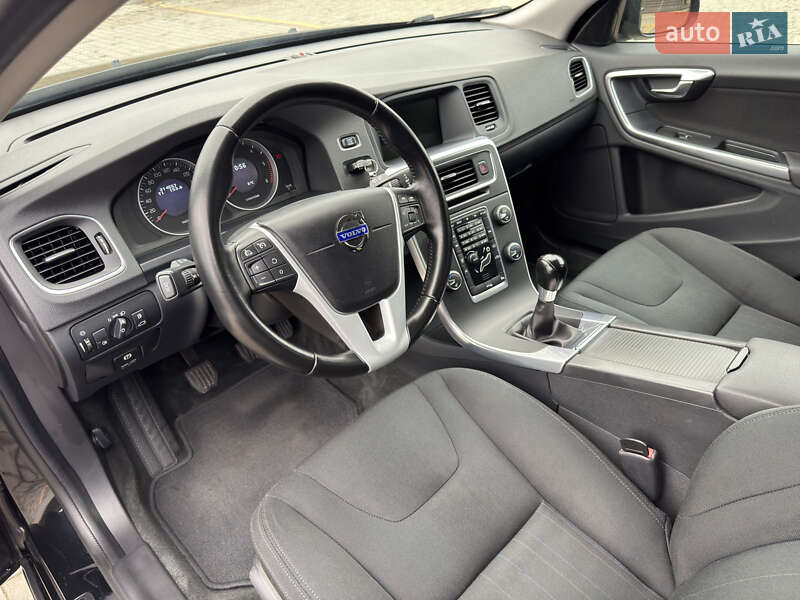 Универсал Volvo V60 2012 в Стрые фото 128 Универсал Volvo V60 2012 в Стрые