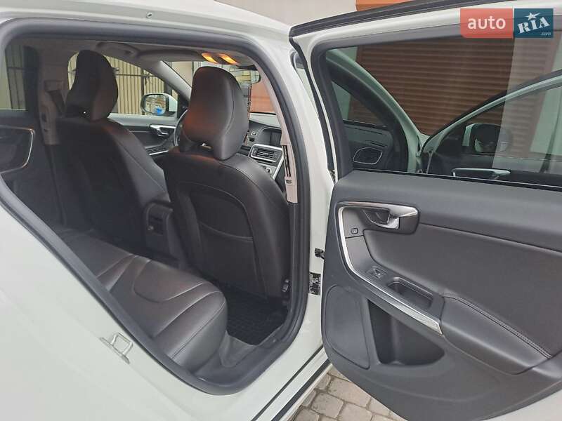 Універсал Volvo V60 2017 в Коломиї