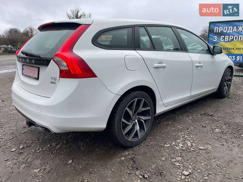 Универсал Volvo V60 2015 в Полтаве