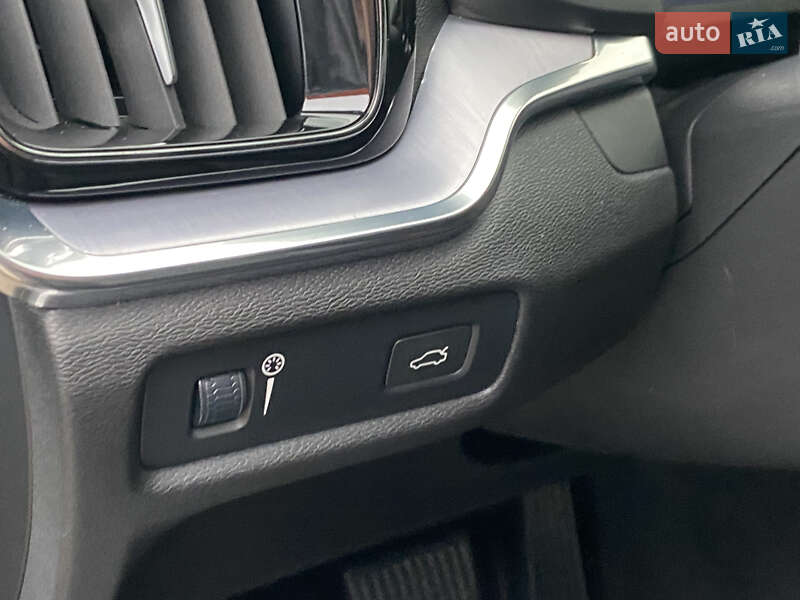 Універсал Volvo V60 2020 в Києві