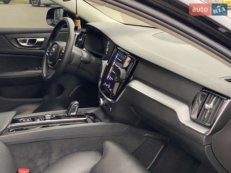 Універсал Volvo V60 2020 в Києві