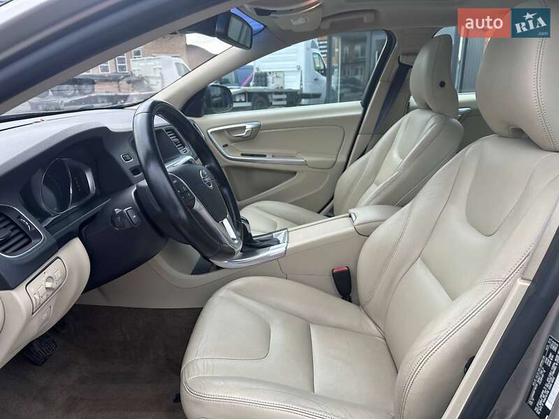 Универсал Volvo V60 2013 в Луцке