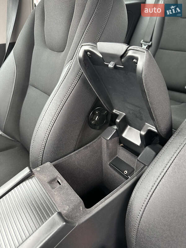 Универсал Volvo V60 2011 в Белогородке