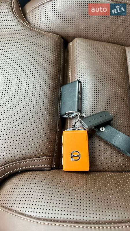 Универсал Volvo V60 2021 в Ровно