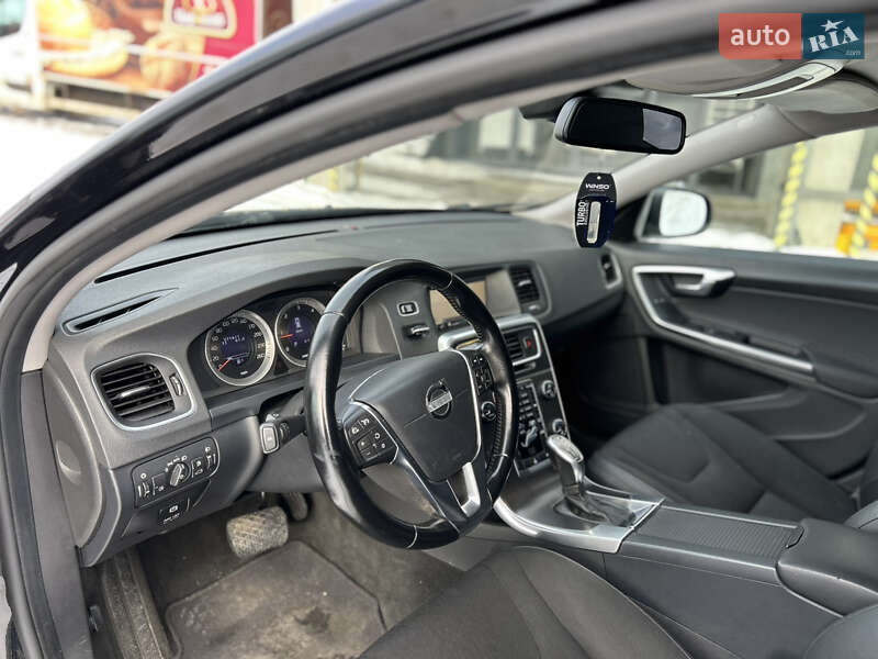 Универсал Volvo V60 2013 в Калуше