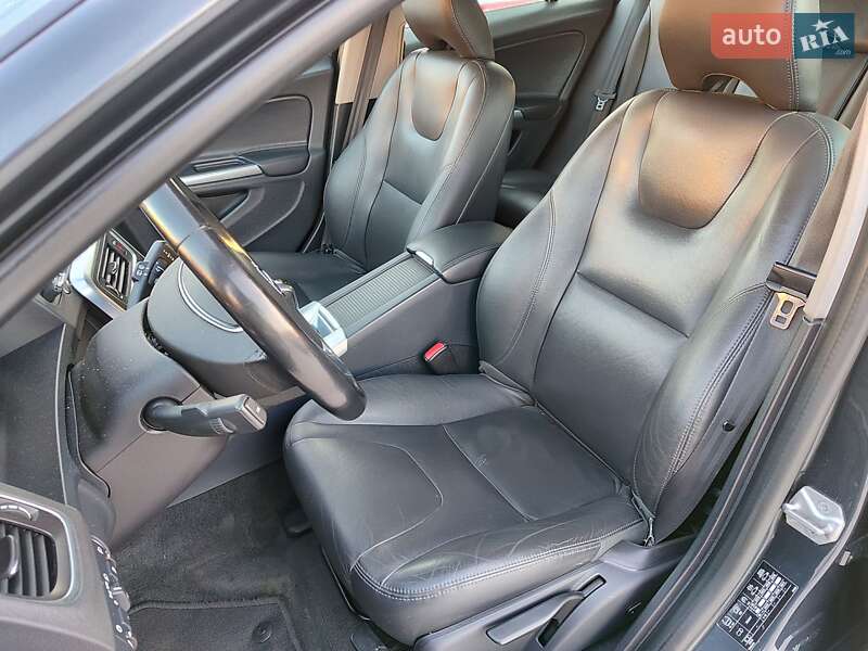 Универсал Volvo V60 2014 в Киеве