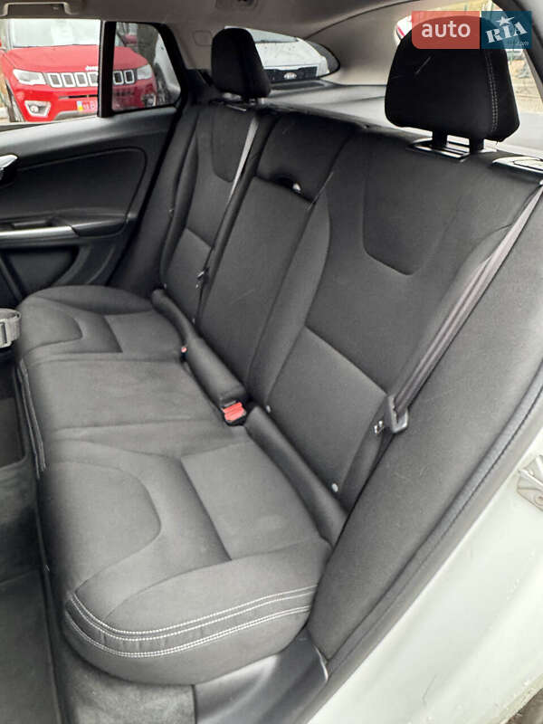 Универсал Volvo V60 2016 в Сумах фото 17 Универсал Volvo V60 2016 в Сумах