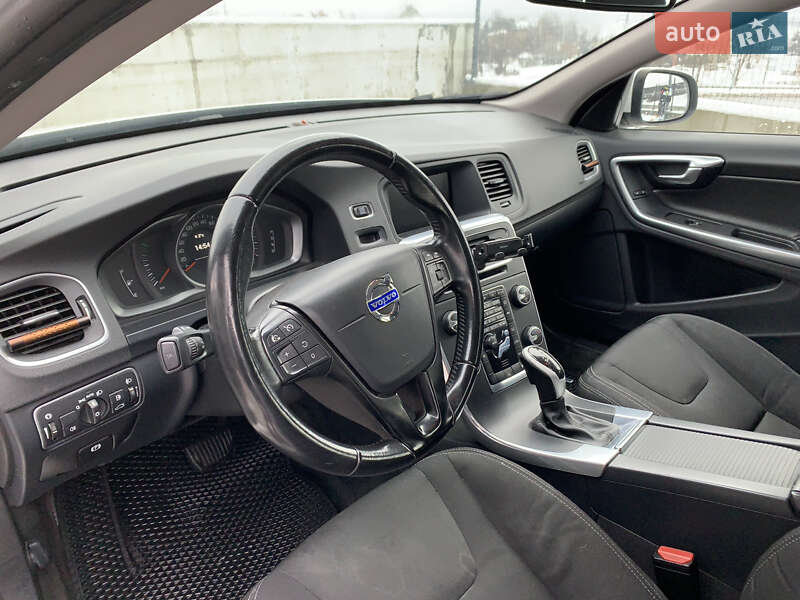 Универсал Volvo V60 2016 в Киеве фото 21 Универсал Volvo V60 2016 в Киеве