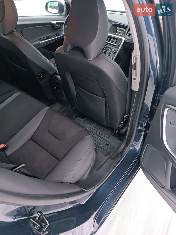 Универсал Volvo V60 2012 в Золочеве