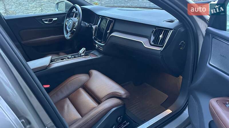 Универсал Volvo V60 2021 в Дубно