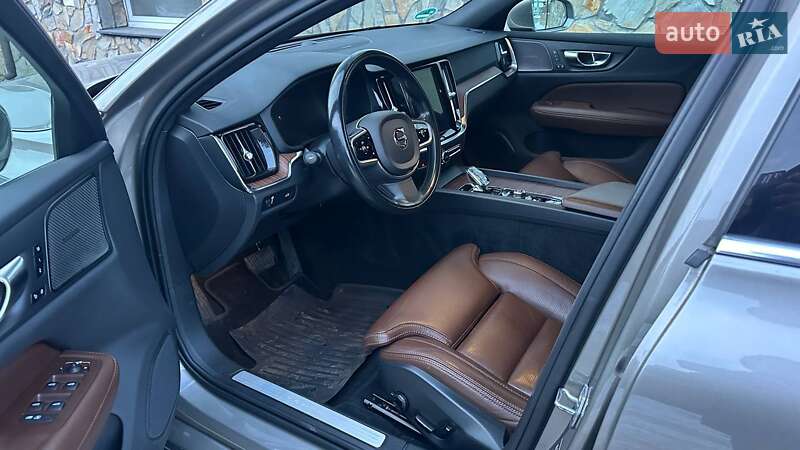 Универсал Volvo V60 2021 в Дубно