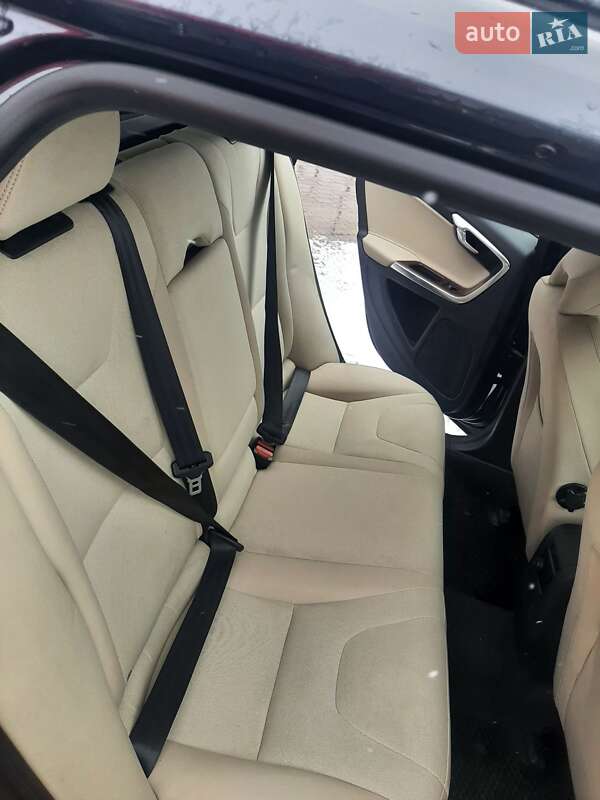 Универсал Volvo V60 2010 в Ровно