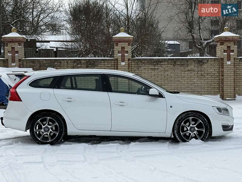 Универсал Volvo V60 2015 в Бродах фото 13 Универсал Volvo V60 2015 в Бродах