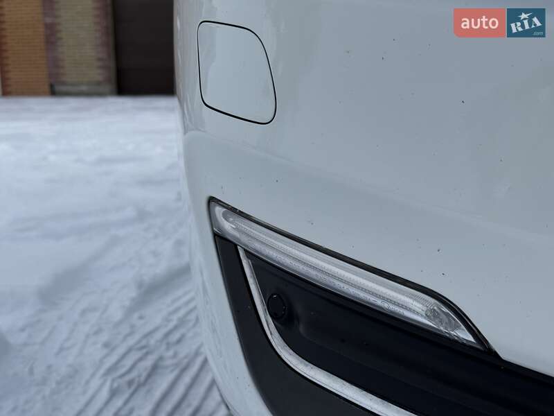 Универсал Volvo V60 2015 в Бродах фото 16 Универсал Volvo V60 2015 в Бродах