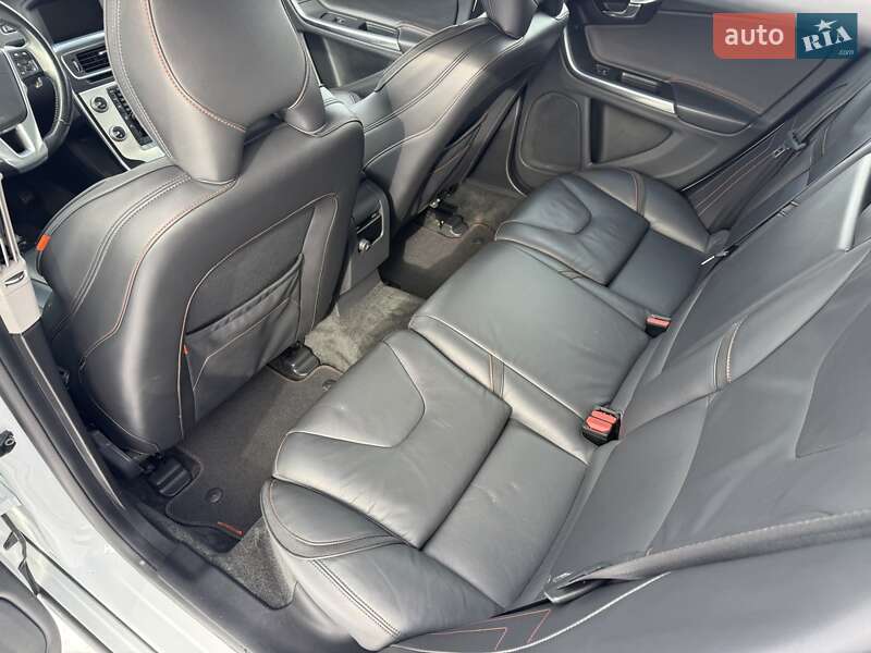 Универсал Volvo V60 2015 в Бродах фото 37 Универсал Volvo V60 2015 в Бродах