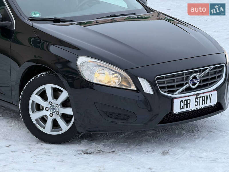Універсал Volvo V60 2011 в Стрию