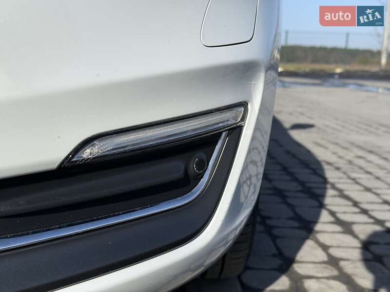 Универсал Volvo V60 2015 в Бродах фото 38 Универсал Volvo V60 2015 в Бродах