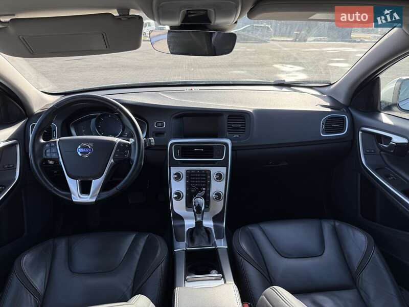 Универсал Volvo V60 2015 в Бродах фото 72 Универсал Volvo V60 2015 в Бродах