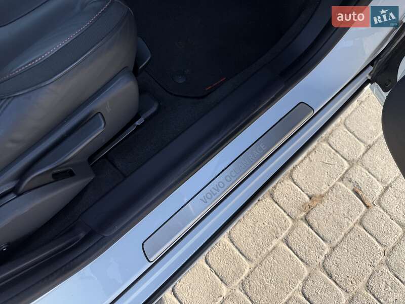 Универсал Volvo V60 2015 в Бродах фото 92 Универсал Volvo V60 2015 в Бродах