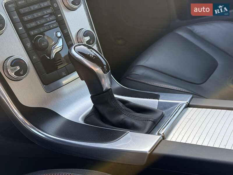 Универсал Volvo V60 2015 в Бродах фото 107 Универсал Volvo V60 2015 в Бродах