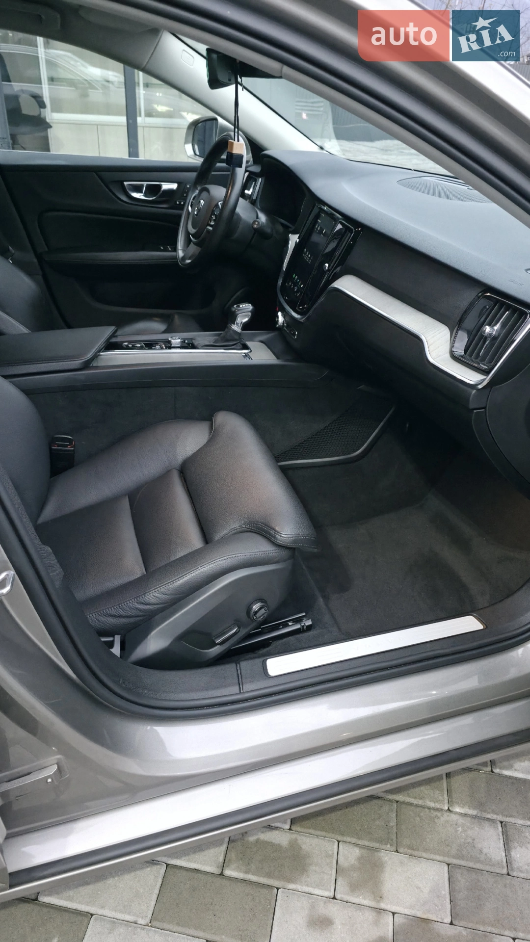 2019 Volvo V60 - мініатюра 14
