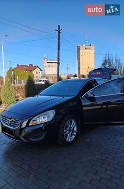 Универсал Volvo V60 2012 в Кременце