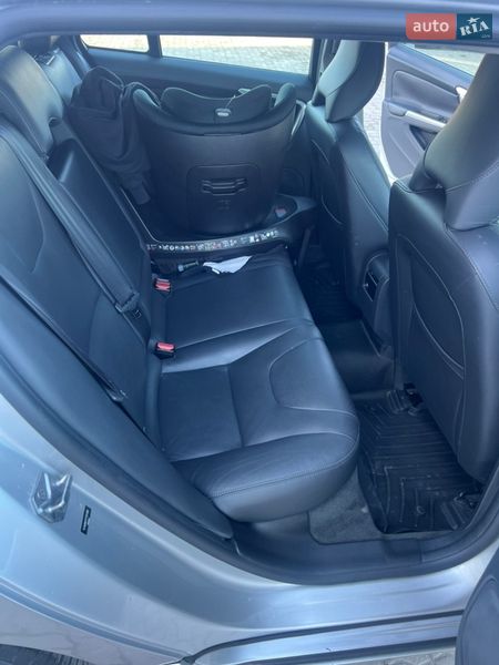 Универсал Volvo V60 2014 в Львове