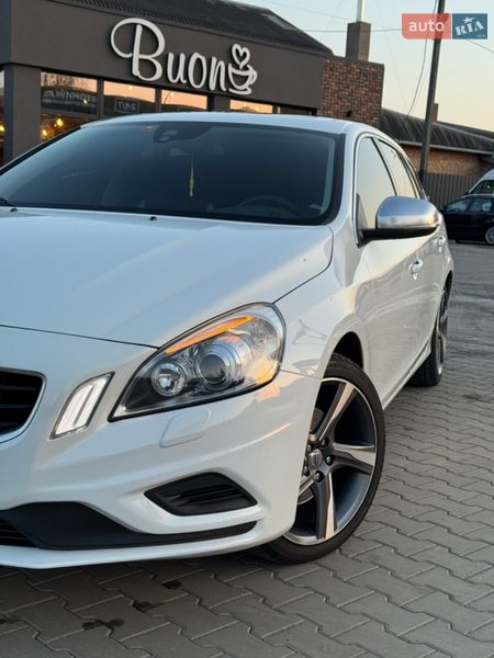 Универсал Volvo V60 2011 в Луцке