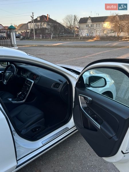 Універсал Volvo V60 2014 в Дубні