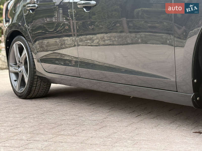 Універсал Volvo V60 2012 в Стрию