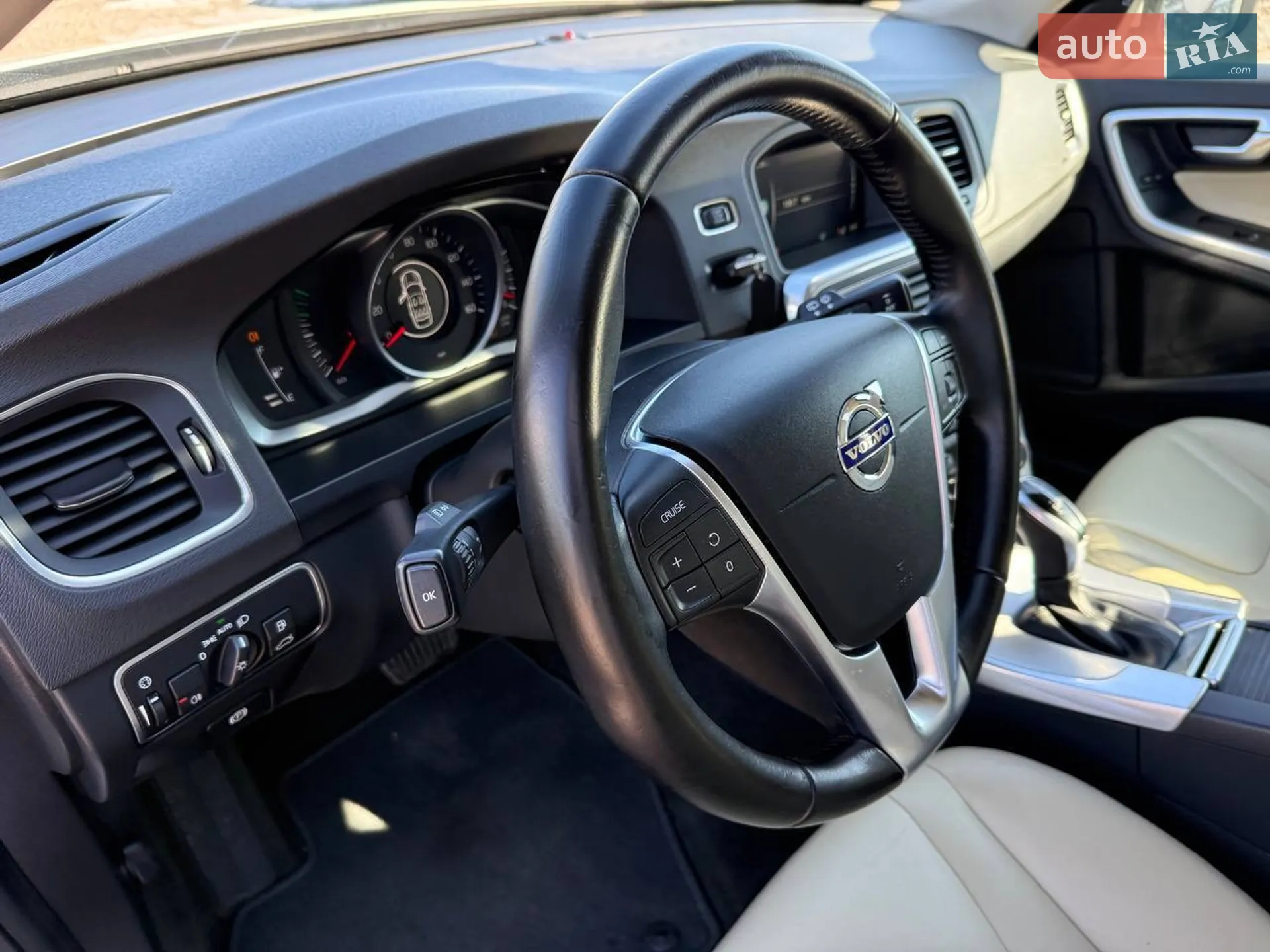 2017 Volvo V60 - мініатюра 27