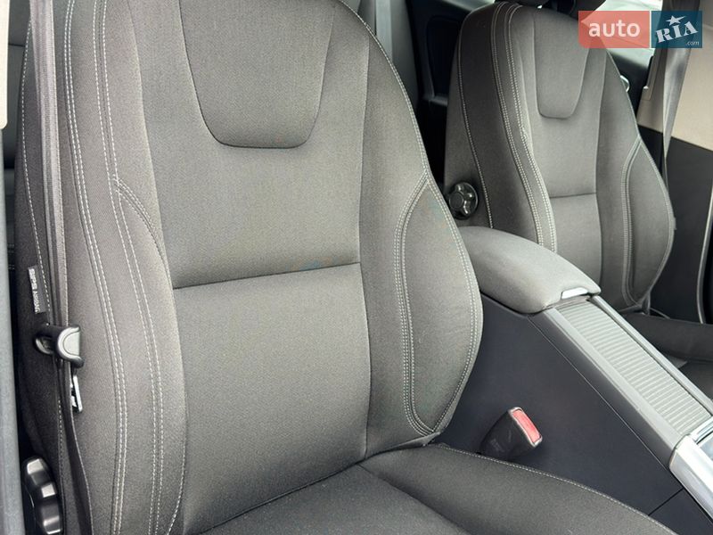 Универсал Volvo V60 2013 в Киеве фото 35 Универсал Volvo V60 2013 в Киеве