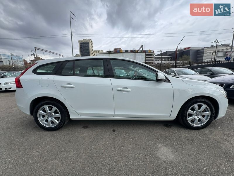 Универсал Volvo V60 2013 в Киеве фото 60 Универсал Volvo V60 2013 в Киеве