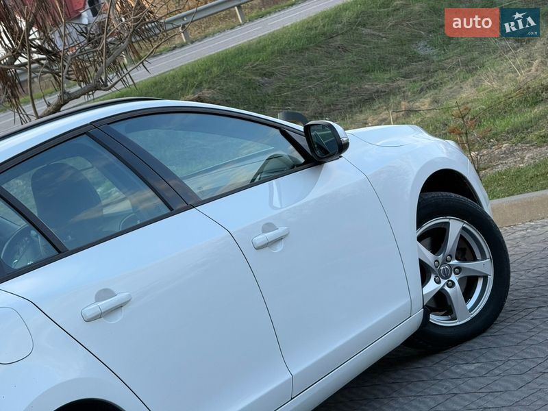 Универсал Volvo V60 2014 в Стрые фото 29 Универсал Volvo V60 2014 в Стрые