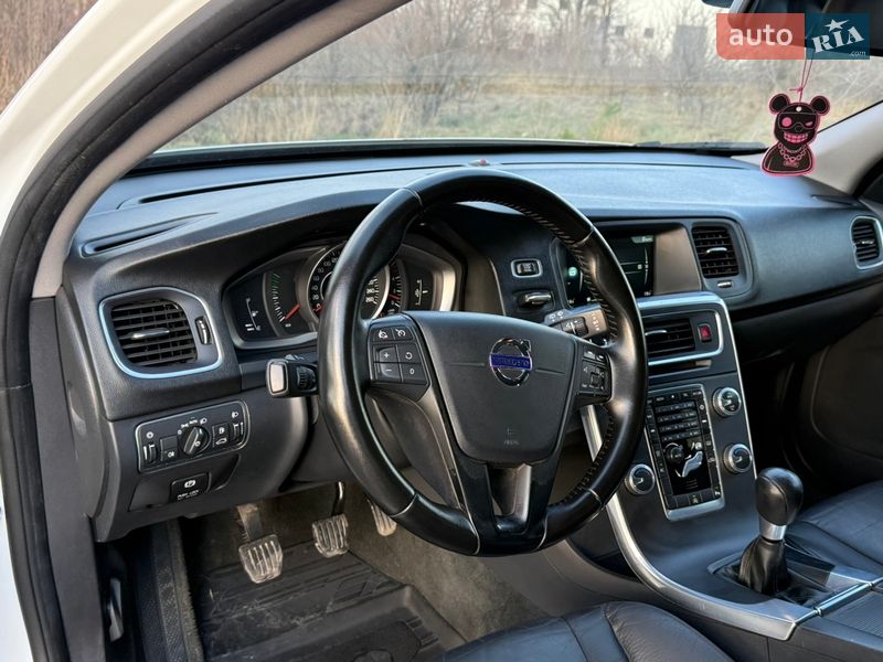 Универсал Volvo V60 2014 в Стрые фото 44 Универсал Volvo V60 2014 в Стрые