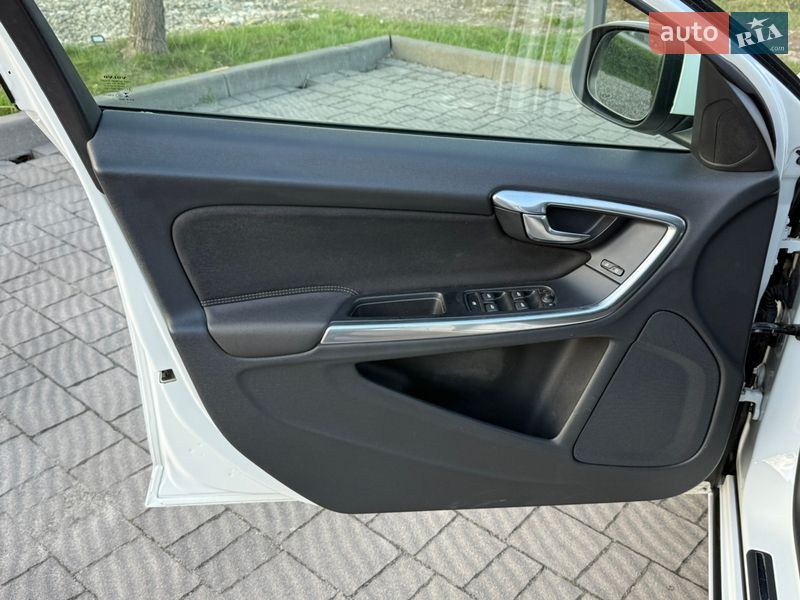 Универсал Volvo V60 2014 в Стрые фото 45 Универсал Volvo V60 2014 в Стрые
