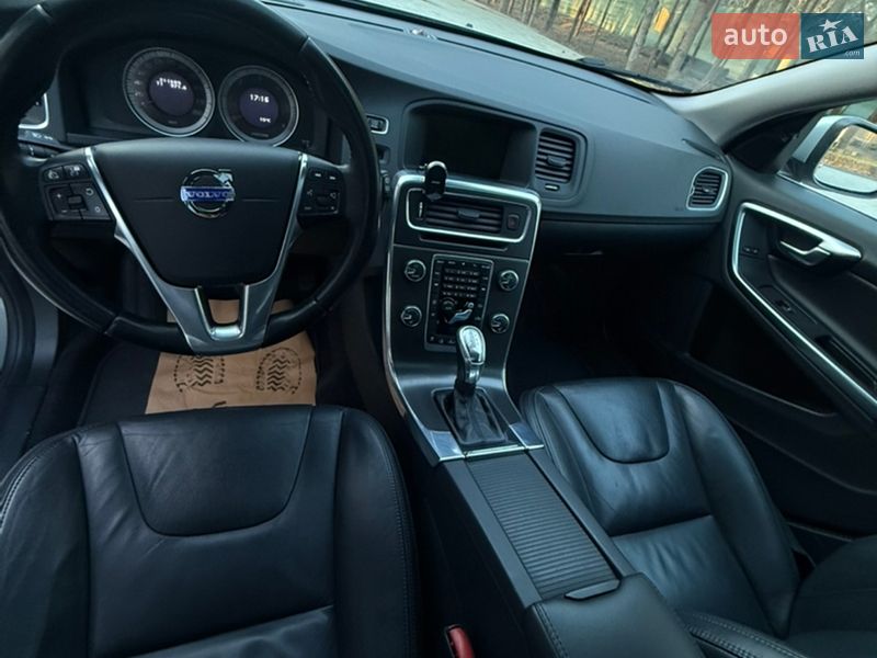 Універсал Volvo V60 2013 в Луцьку