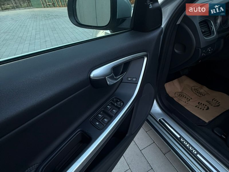 Універсал Volvo V60 2013 в Луцьку
