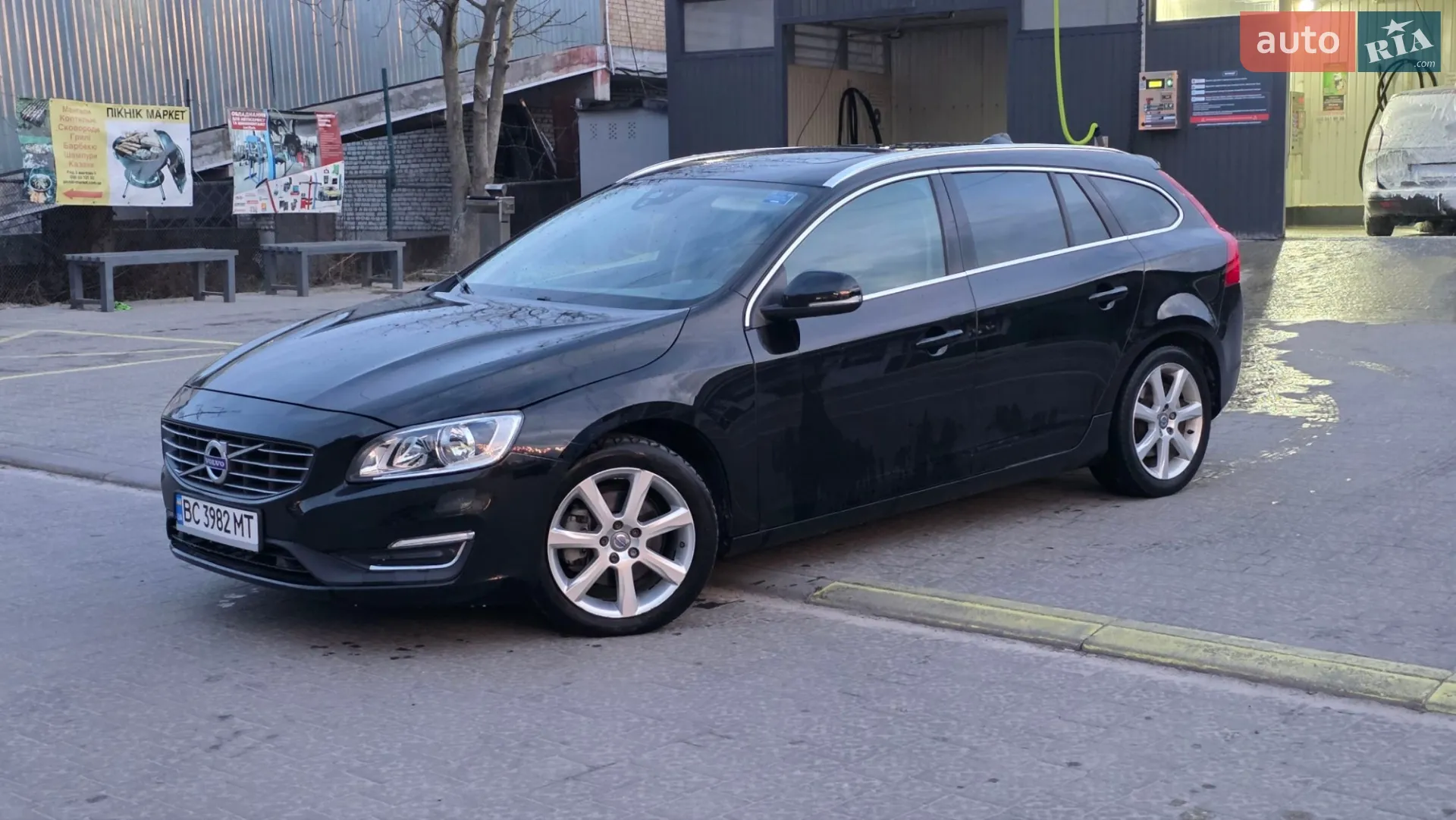 2017 Volvo V60 - мініатюра 11
