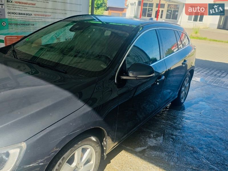 Универсал Volvo V60 2013 в Киеве