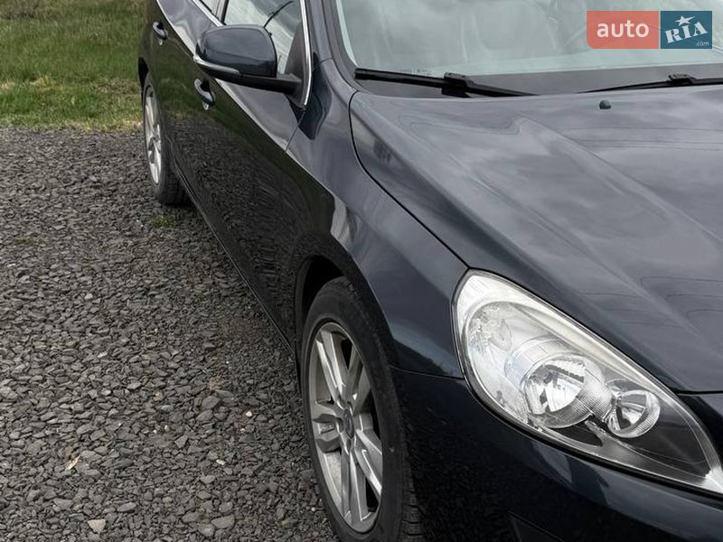 Універсал Volvo V60 2012 в Вараші