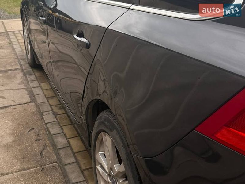 Універсал Volvo V60 2012 в Вараші
